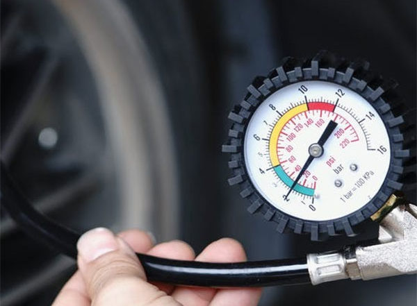 suddenly feel the car steering heavy or steering wheel can not 1